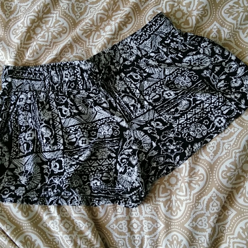 Love Tree shorts